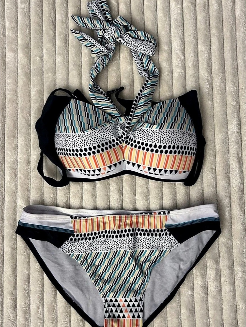 Geometric Bikini Set in Black & White Size Large